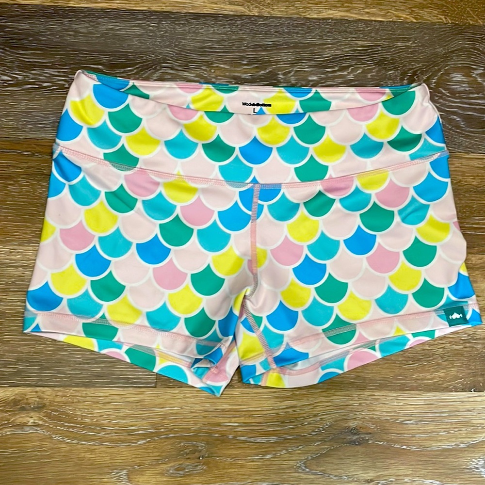 Wod Bottoms L Mermaid pattern workout shorts